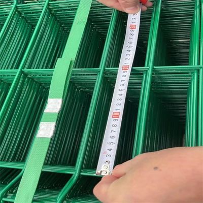 Painéis de vedação de malha de arame metálico 3D tratados termicamente de alta qualidade para espaços externos