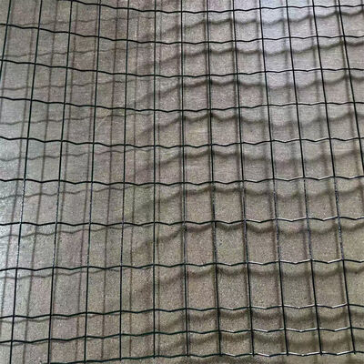 Rolo de cerca de rede de metal soldado usado para fazenda de malha de jardim com revestimento de plástico de PVC