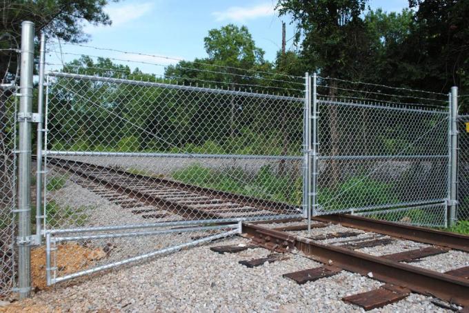 100ft 50ft 8ft 6 Ft Galvanizado Chain Link Fence Rolls 2.0mm Cyclone Mesh Fencing 3