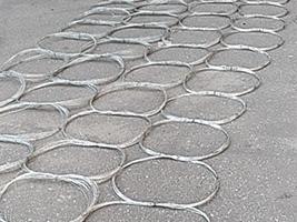 0.4-0.9mm Barreira anti-tanque Malha de arame el&eacute;trico Pistas de tanque Feridas de a&ccedil;o Cercas de arame el&eacute;trico 0